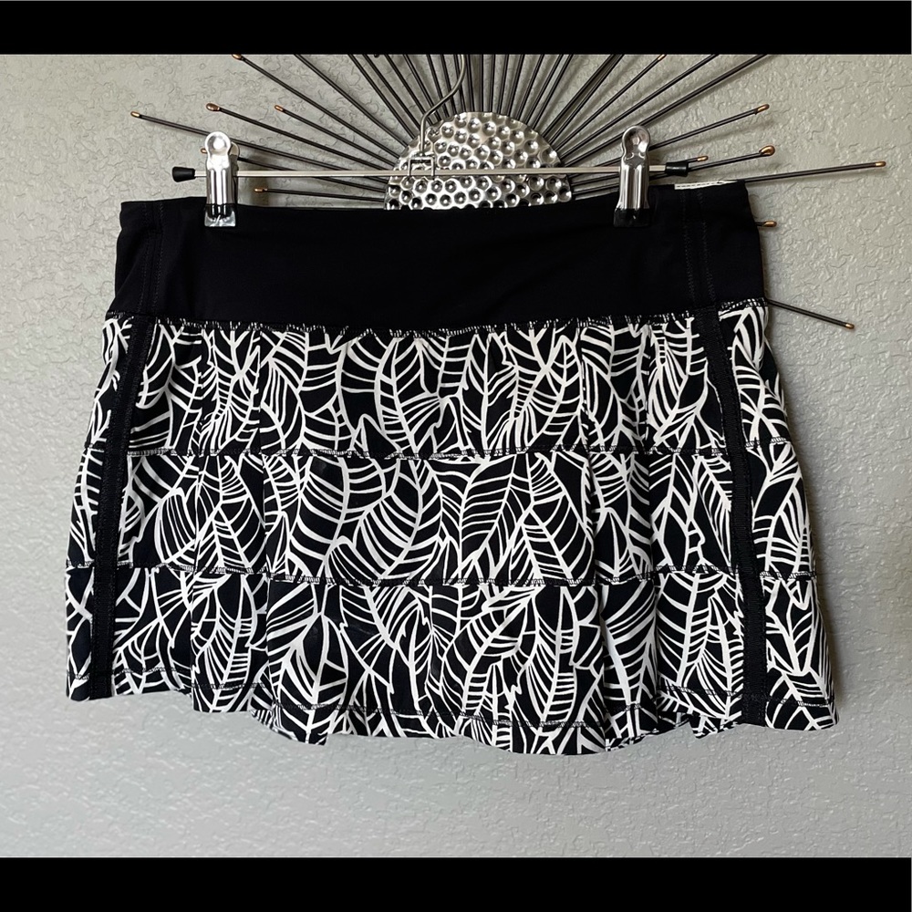 Lululemon Pace Rival Skirt size 6 *RARE*